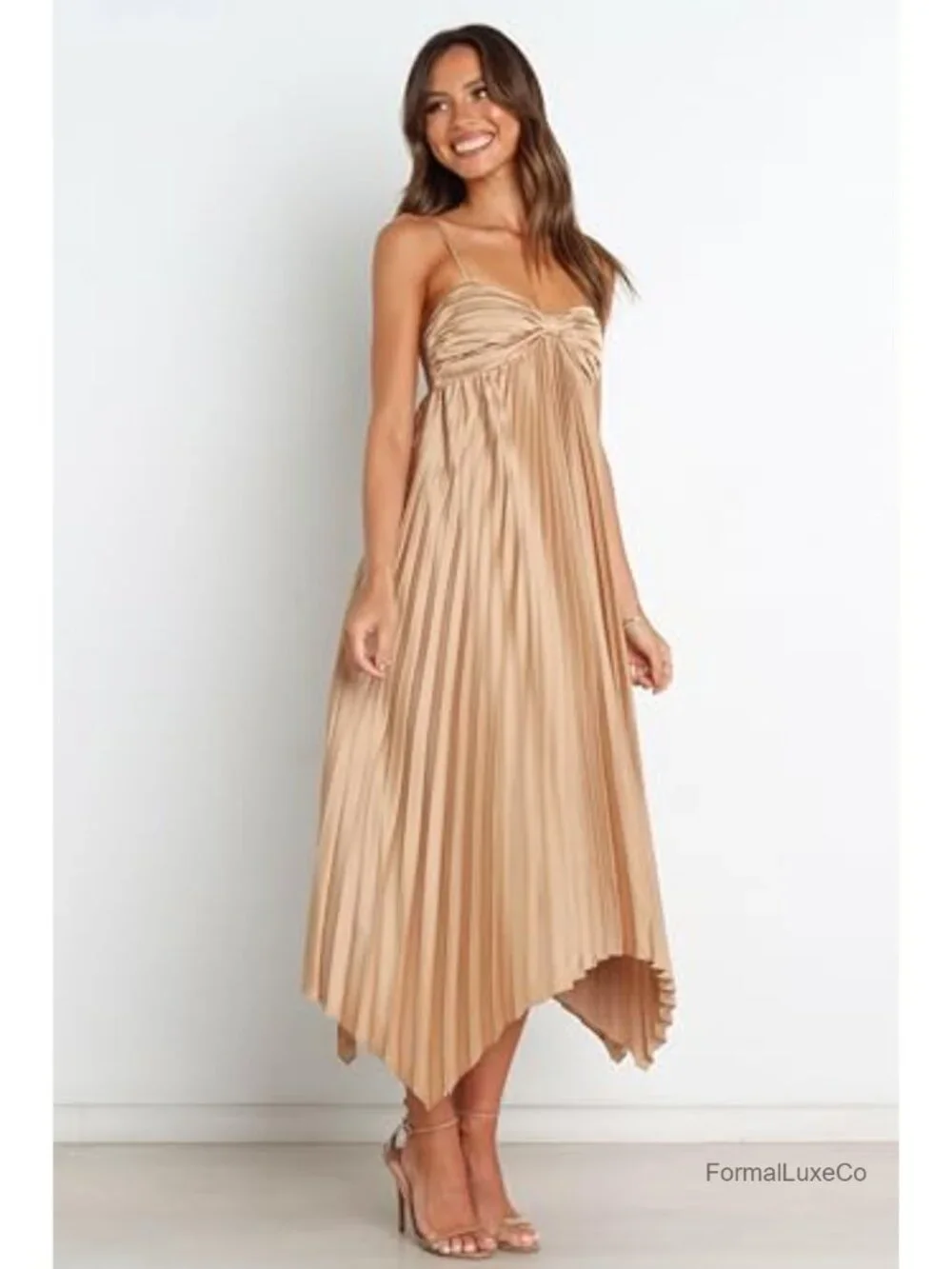 Midi Dress with Sweetheart Neckline and Adjustable Straps